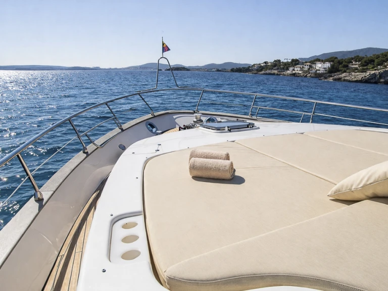 Yacht hire Palma de Mallorca cheap Astondoa 72 GLX