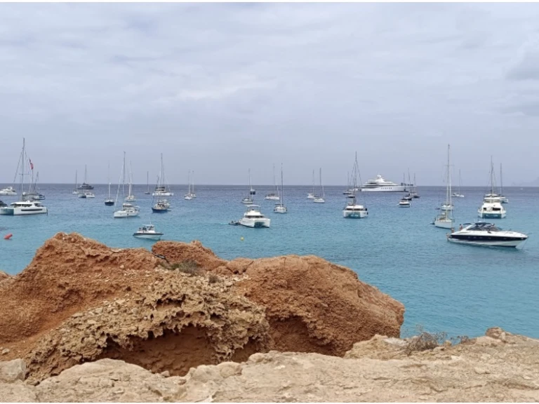 Yacht charter Port of Alicante - Fountaine Pajot Maryland 37 on SamBoat