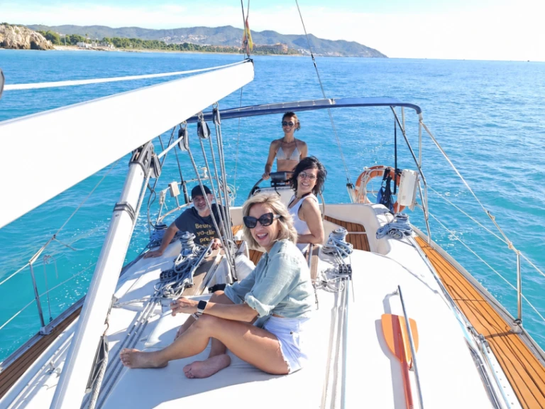 Yacht hire Sitges cheap Bavaria 38 Cruiser
