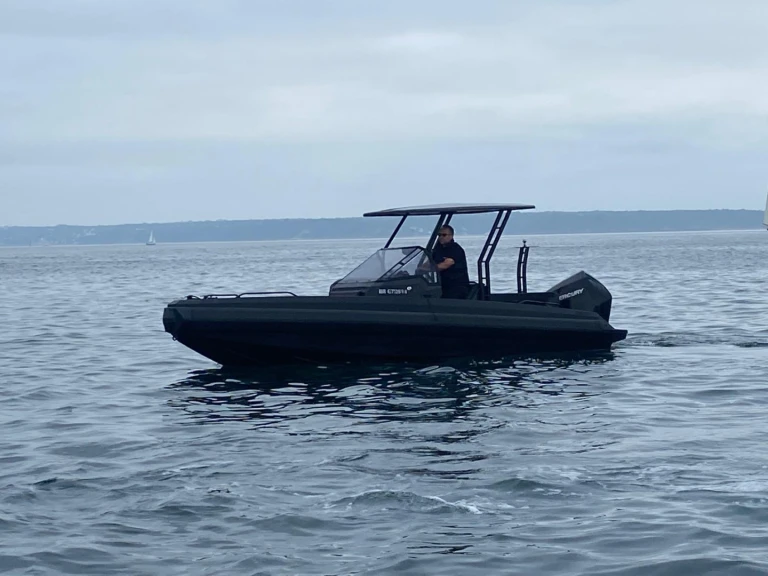Hire Motorboat IRON with a boat licence