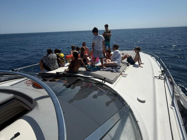 Hire Motorboat with or without skipper Sunseeker Puerto Deportivo de Marbella
