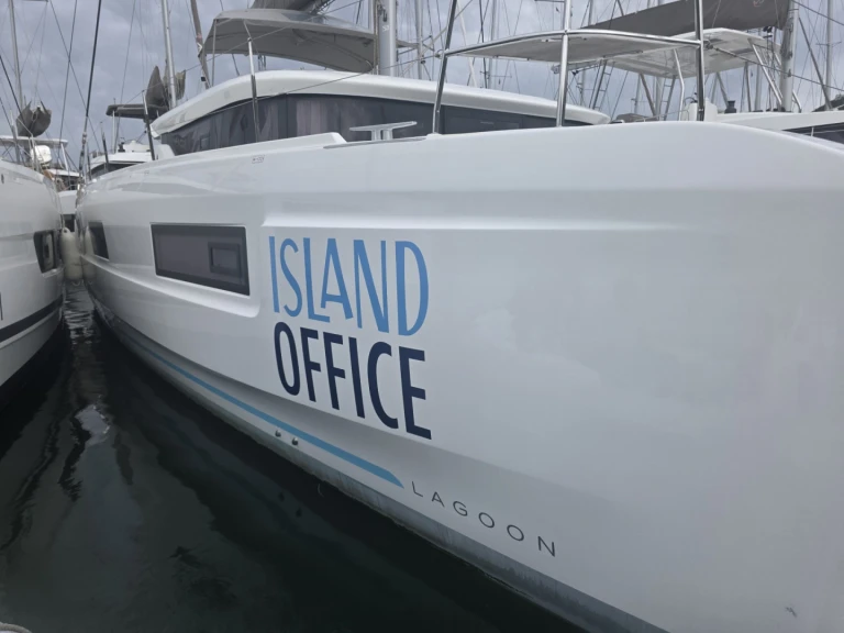 Catamaran to hire Tortola at the best price