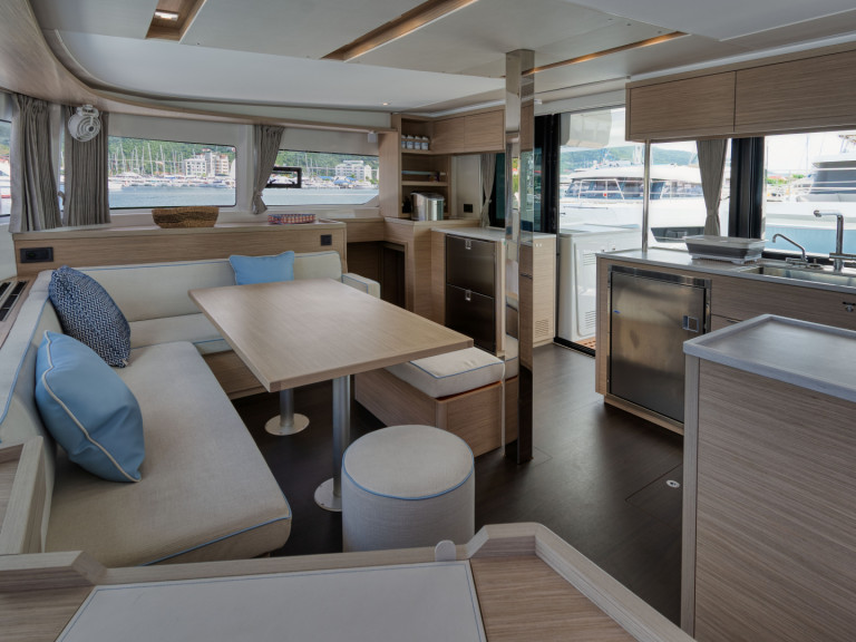 Hire Catamaran Lagoon 46 with a boat licence