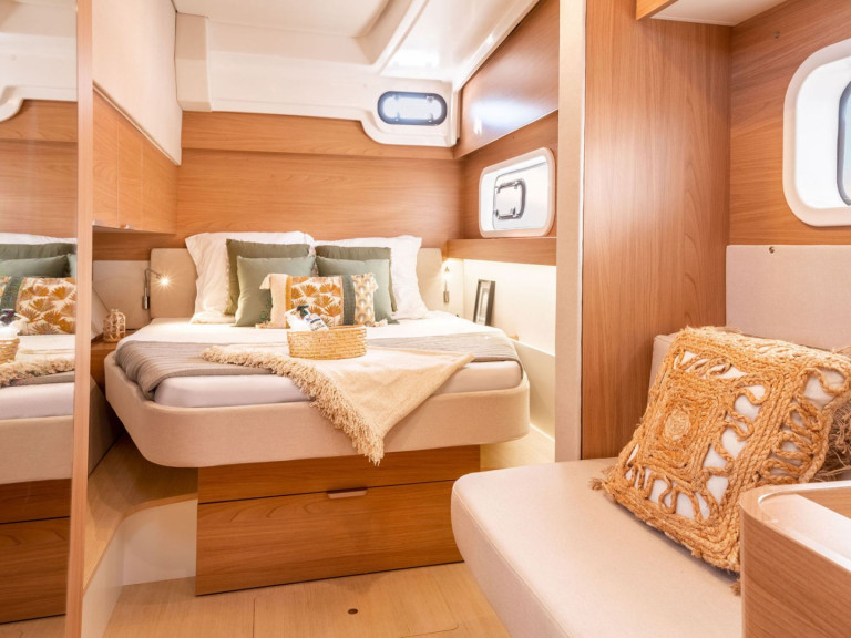 Catamaran to hire Le Marin at the best price