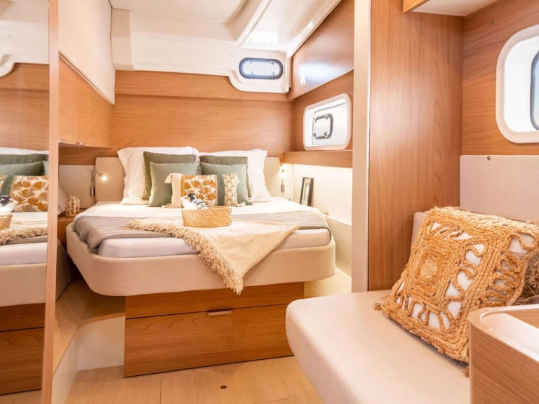 Catamaran to hire Le Marin at the best price