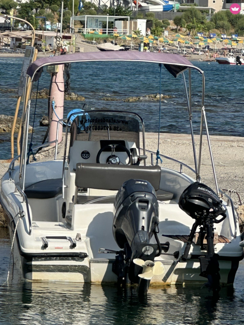 Hire Motorboat Poseidon with a boat licence