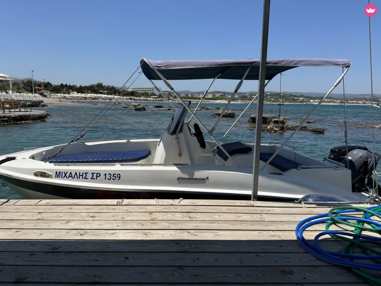 Hire Motorboat Compass with a boat licence