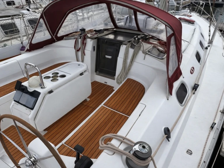Hire a Dufour Gib Sea 43 Arzon