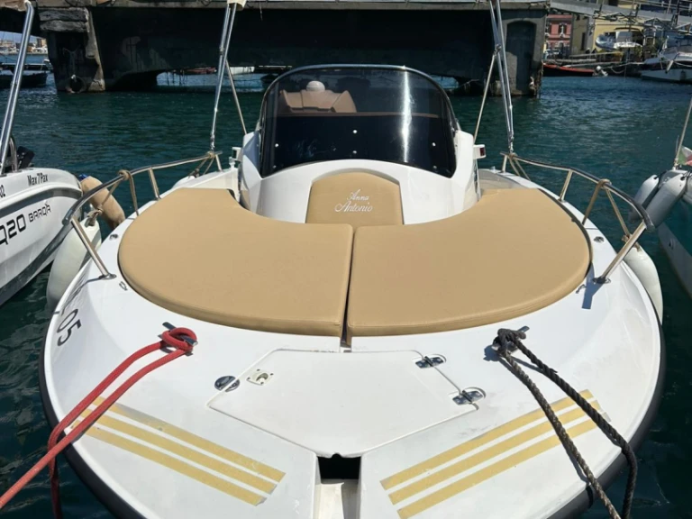 Charter a Romar Bermuda 570 in Sorrento on Samboat