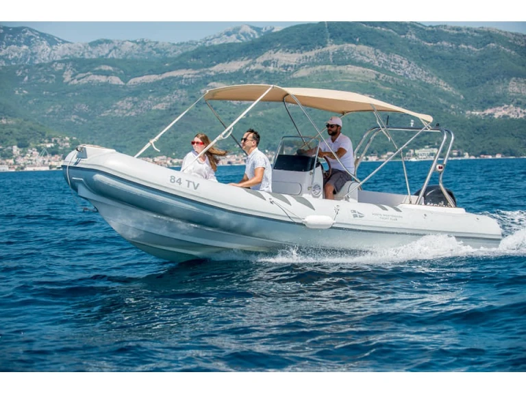 Motorboat to hire Tivat at the best price