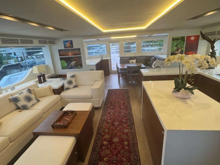 Hire Luxury Yacht with or without skipper Two Oceans Fort Lauderdale