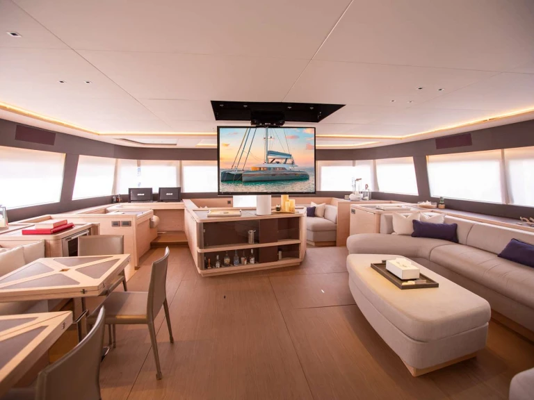 Hire Luxury Yacht with or without skipper Lagoon British Virgin Islands (BVI)