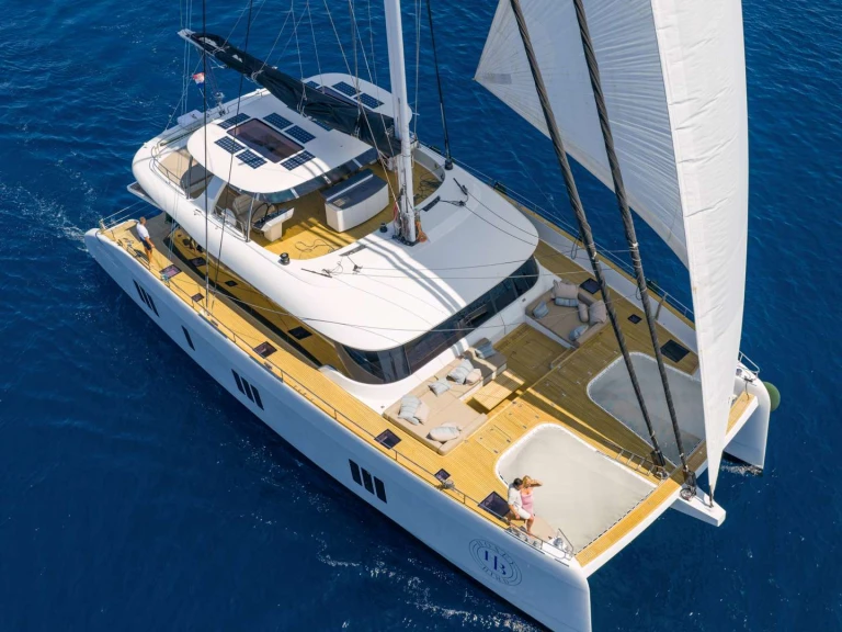 Luxury Yacht hire in Šibenik - Sunreef HONEYBIRD