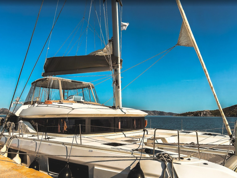 Hire a Lagoon Lagoon 51 Mykonos (Island)