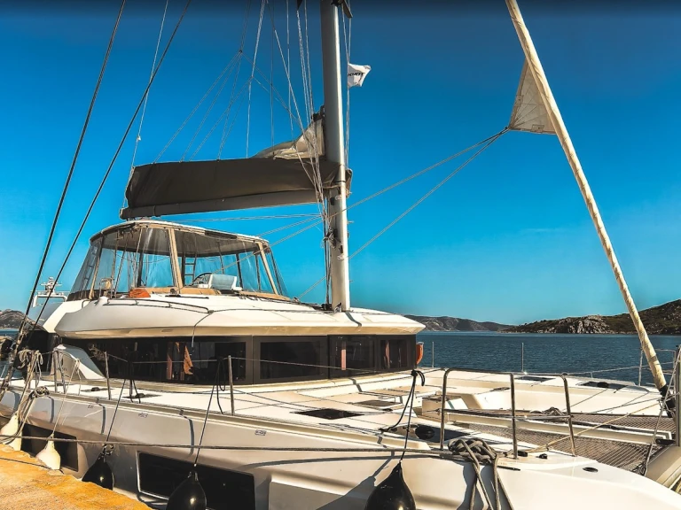 Hire a Lagoon Lagoon 51 Mykonos (Island)