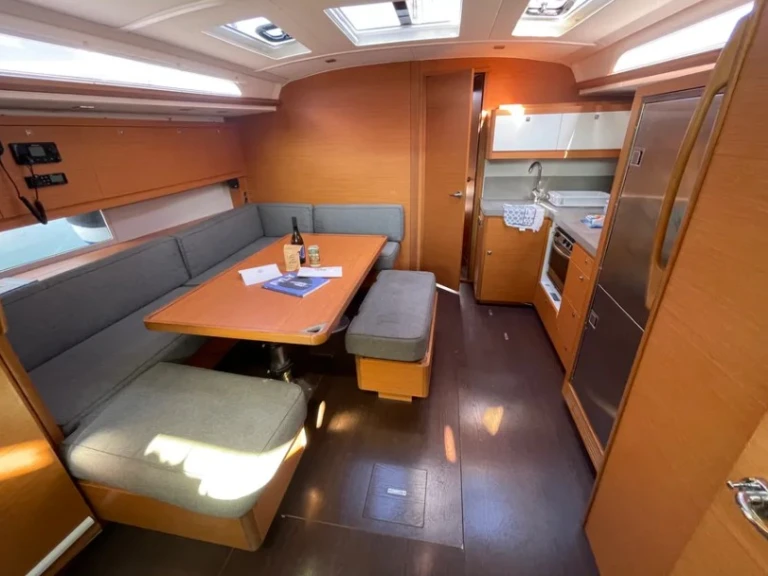 Charter a Dufour Dufour 470 in Rhodes (City) on Samboat