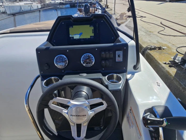 Yacht hire Propriano cheap Activ 755 Sundeck