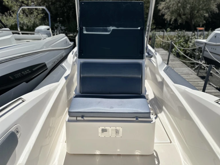 Yacht charter La Flotte - Zar Zar 79 SL on SamBoat