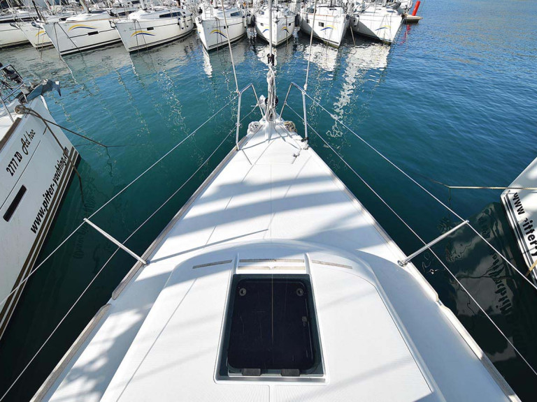 Yacht charter Pula - Dufour Dufour 382 Grand Large on SamBoat