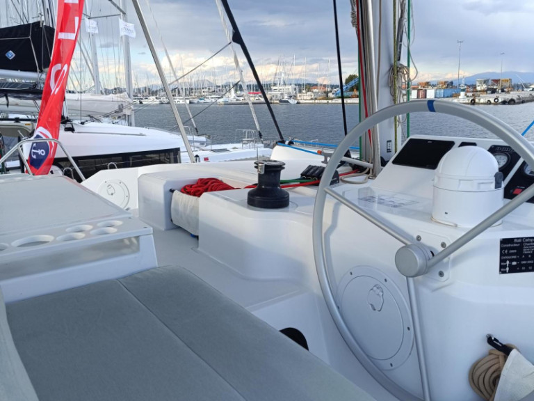 Yacht hire Nydri cheap Bali Catspace Voile