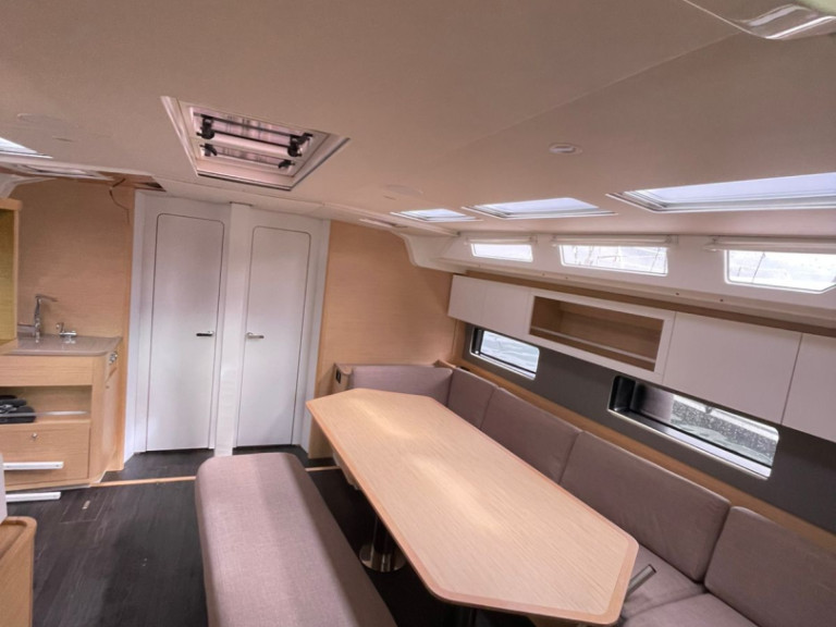 Charter a Dufour Dufour 48 in Préveza on Samboat
