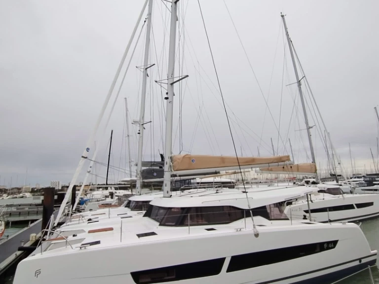 Yacht hire Trogir cheap Fountaine Pajot FP 44 Quatuor - 4 + 2 cab.