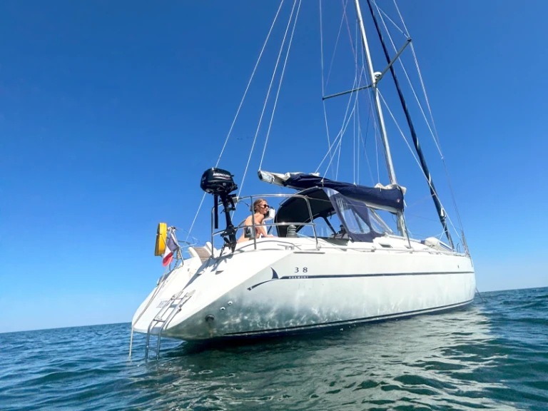 Hire Sailboat Poncin Yachts with a boat licence