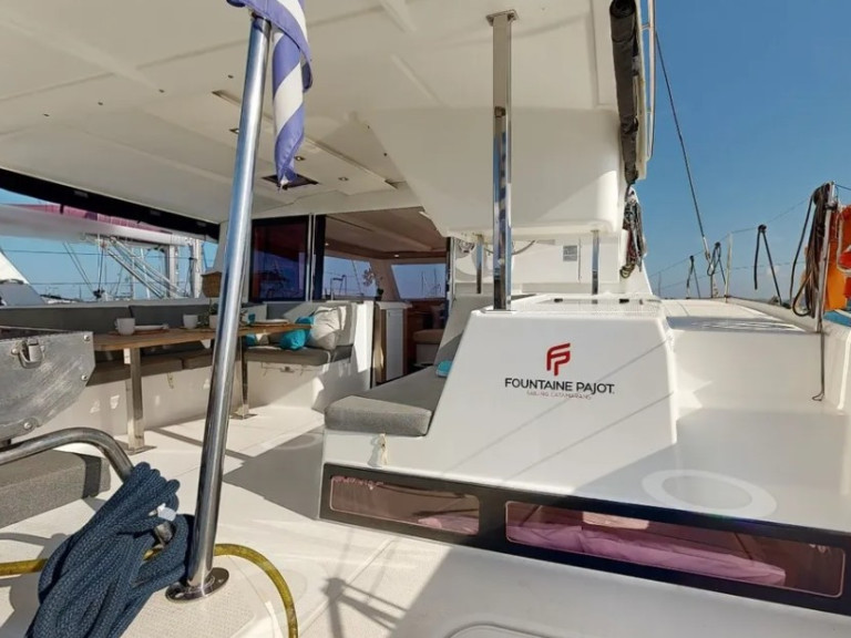 Charter a Fountaine Pajot Isla 40 in Paros (Island) on Samboat