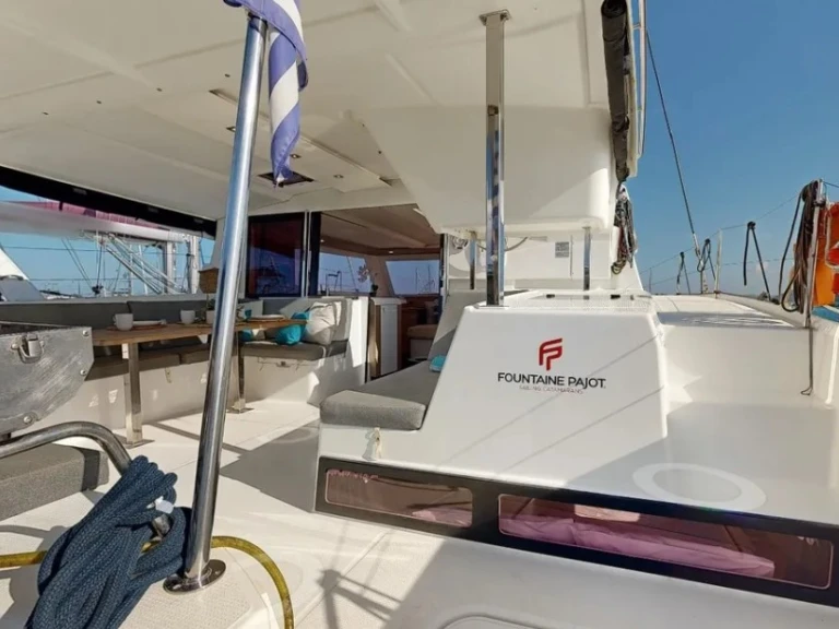 Charter a Fountaine Pajot Isla 40 in Paros (Island) on Samboat