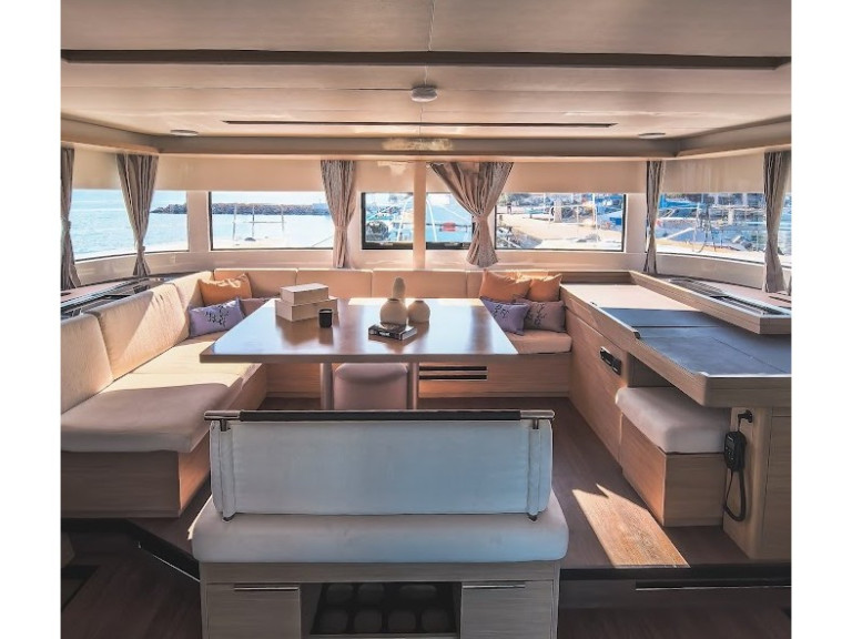 Catamaran hire in Tourlos - Lagoon Lagoon 51