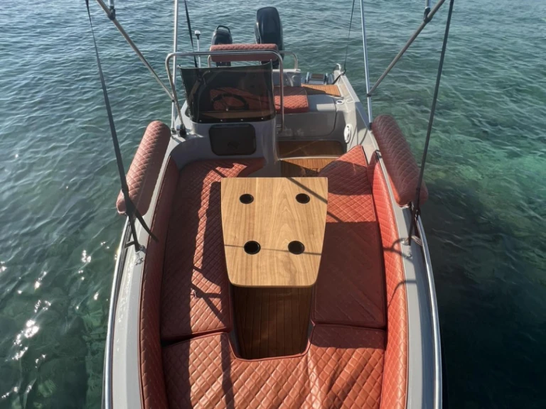 Motorboat hire in Athens Marina - ISATEK TEKNE COBRA 495