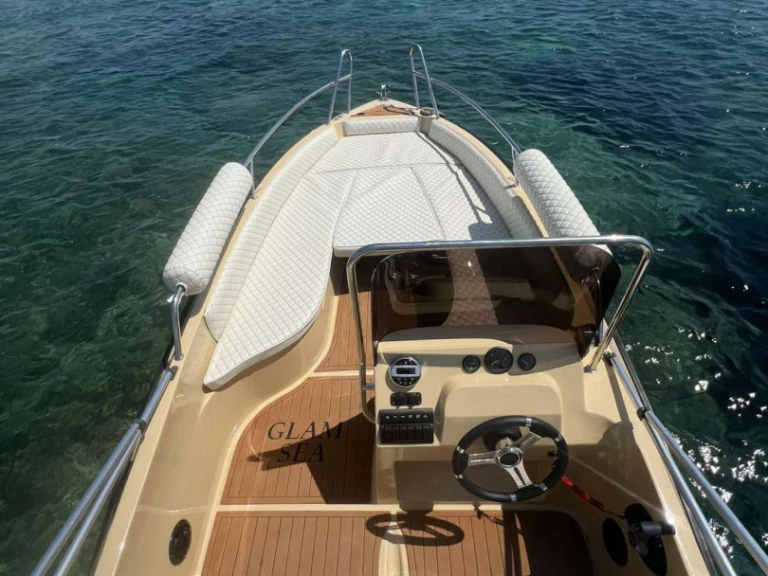 Hire a ISATEK TEKNE COBRA 495 Glyfada