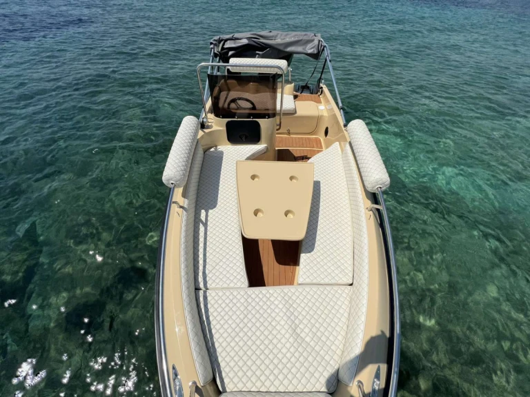 Hire Motorboat with or without skipper ISATEK TEKNE Glyfada