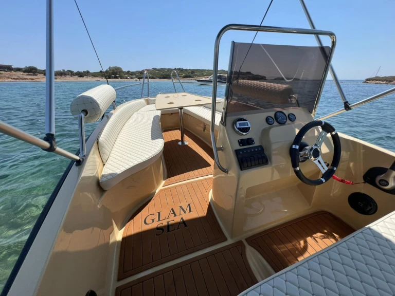 Yacht charter Glyfada - ISATEK TEKNE COBRA 495 on SamBoat