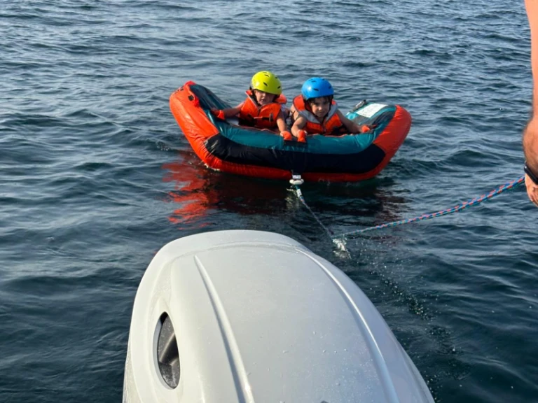 Charter a Zodiac Medline 6.8 in Arzon on Samboat