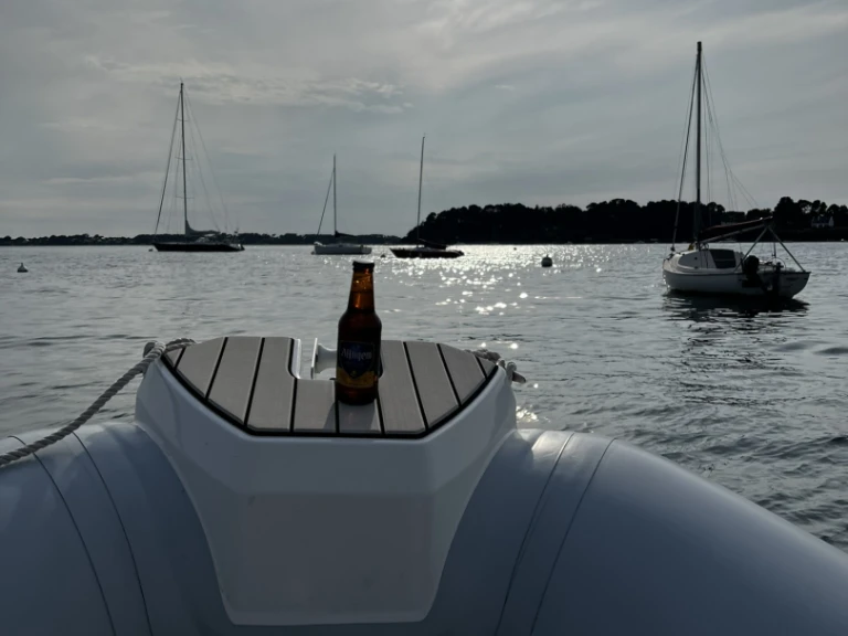 Hire RIB with or without skipper Zodiac Arzon