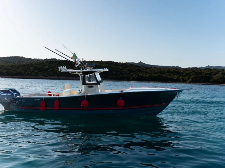 Charter a Allcustom All custom in Marina di Portisco on Samboat