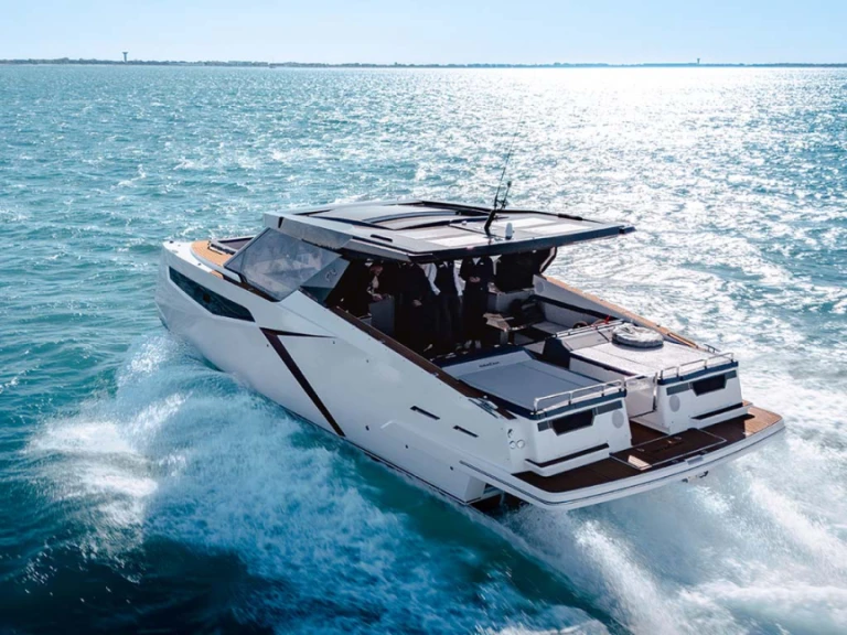 Yacht hire Venice cheap DRACAN 42 