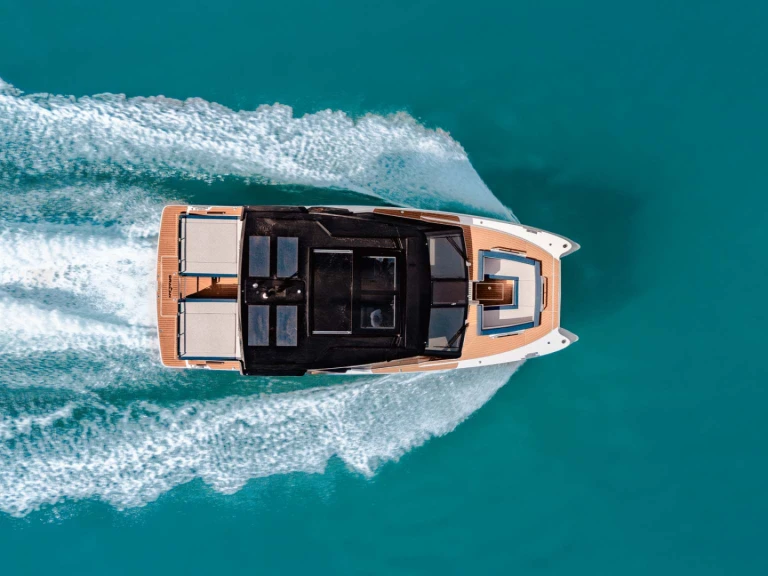 Hire Motorboat DRACAN  with a boat licence