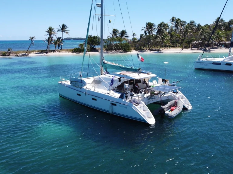 Yacht hire Uturoa cheap Nautitech 40