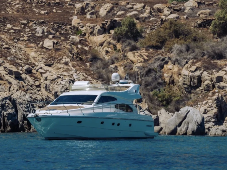 Luxury Yacht to hire Mykonos (City) at the best price