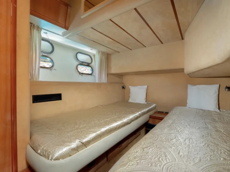 Yacht hire Mykonos (City) cheap Ferretti 480