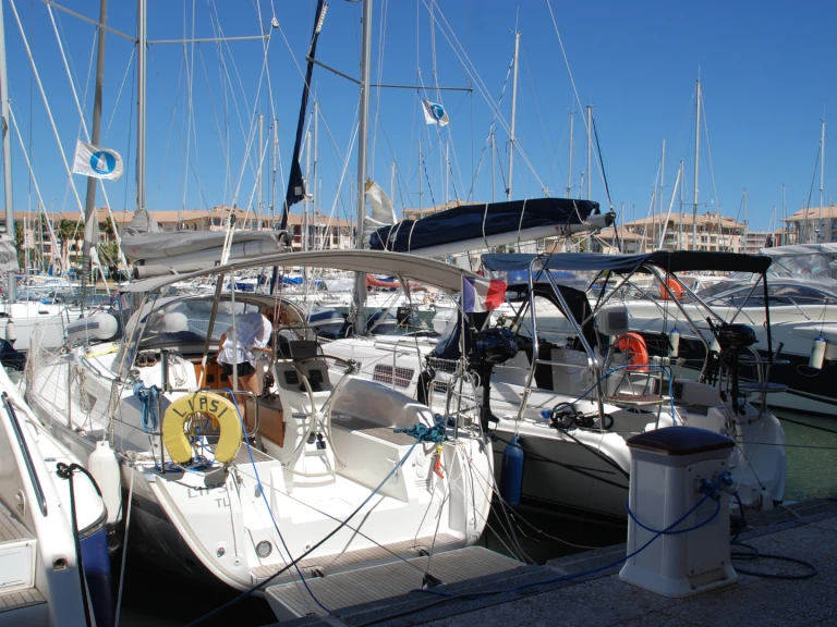 Hire Sailboat Bavaria with a boat licence