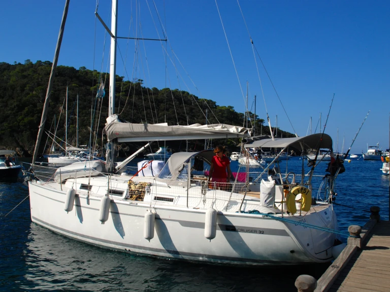 Sailboat to hire Bormes-les-Mimosas at the best price
