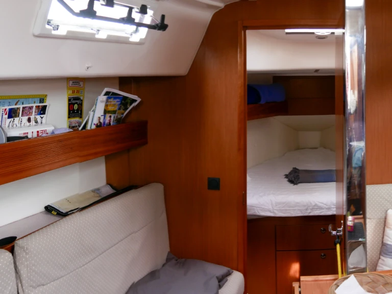 Bavaria Bavaria 32 Cruiser charter bareboat or skippered in  Bormes-les-Mimosas