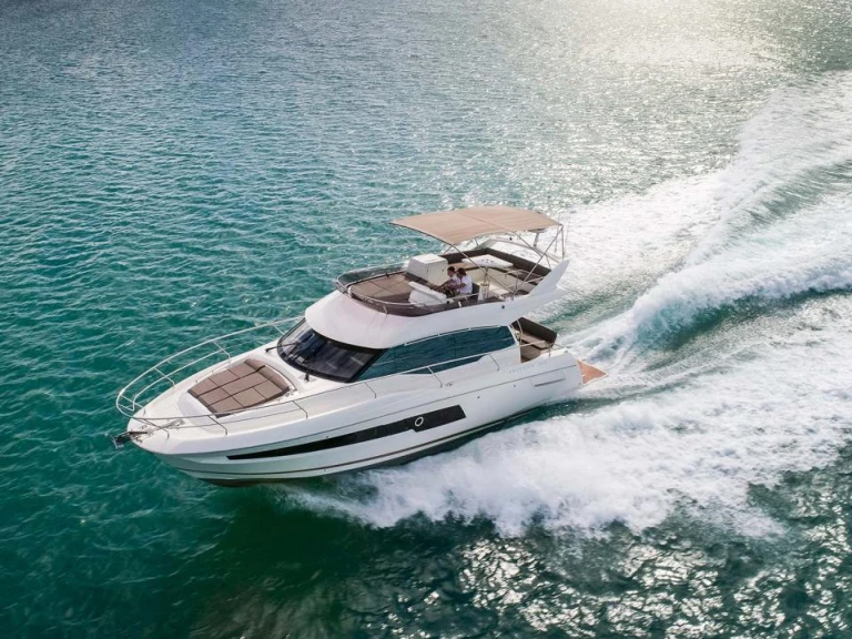 Luxury Yacht hire in Bandol - Prestige Yachts 460