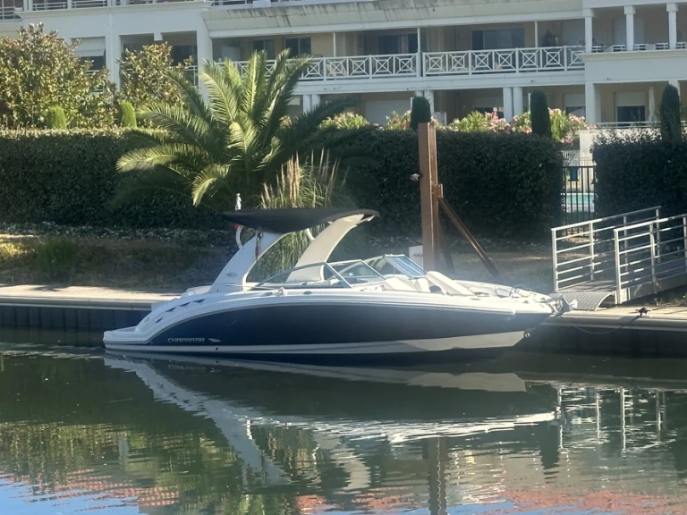 Motorboat hire in Mandelieu-la-Napoule - Chaparral Sunesta 264