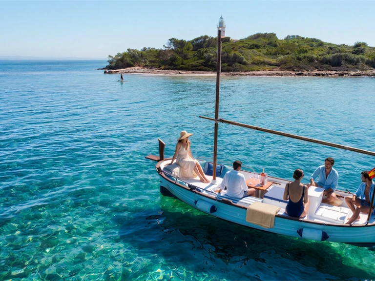 Charter a Corcho III in Port d'Alcudia on Samboat