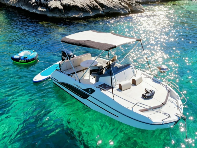 Yacht hire Marseille cheap Flyer 5.5 SUNdeck