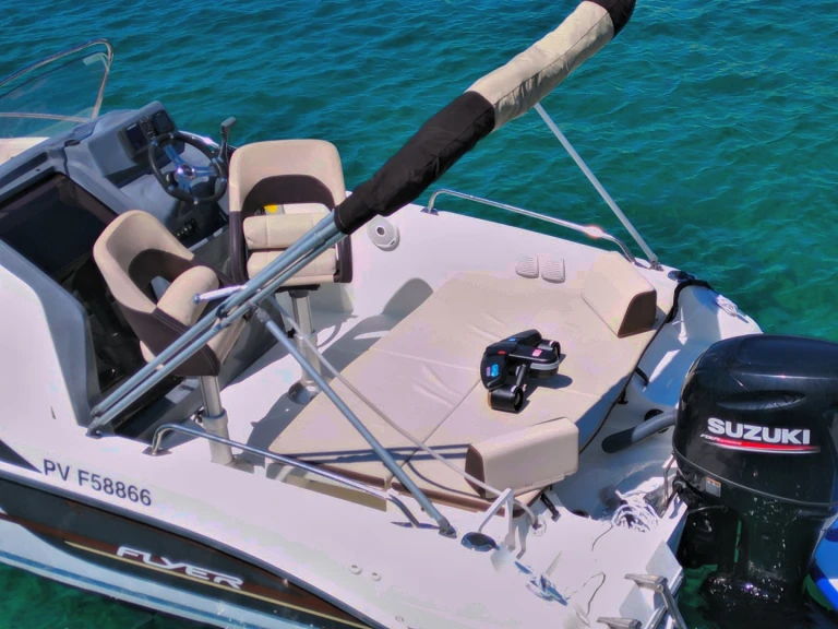 Motorboat hire in Marseille - Bénéteau Flyer 5.5 SUNdeck
